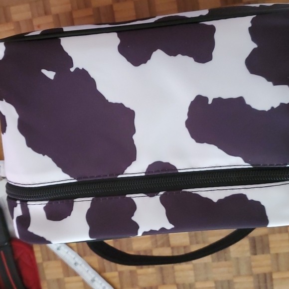 🐄 Cow Print Large Cosmetic Case 🐄 - Picture 2 of 9
